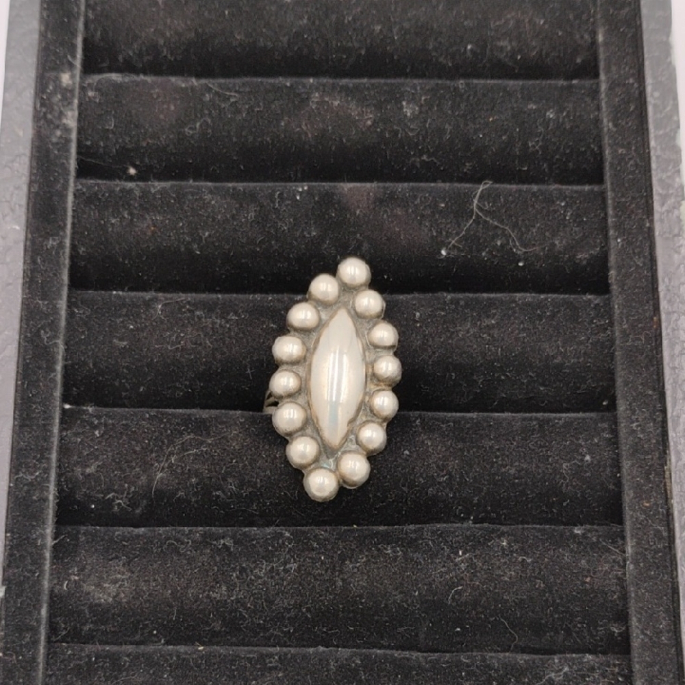Vintage Mexico Sterling Silver Bead Oval Dome Ring SIZE 7